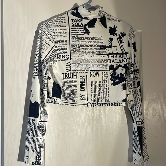 long sleeve newspaper turtle neck cropped top - Picture 1 of 2